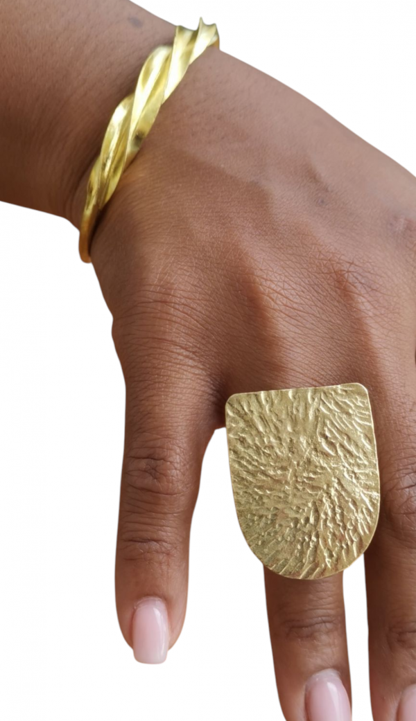 bague en bronze martelé style ghana